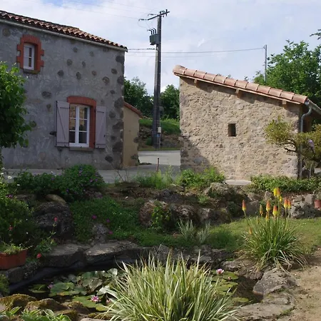 Des 2 Pat' Feriehus Pouzauges